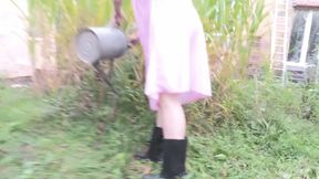 pee with wellies - mp4 720p