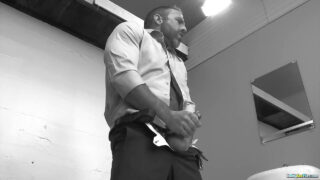 Masturbace, jízda na koni, sperma v obličeji, chlupatý, bukkake, neobřezaný – neobřezaní Andrew Justice, Billie Ramos, Chris Harder, Dirk Caber, Myles Landon a Stephen Harte anální šukání