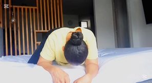 Colombian MILF with a big ass and big tits masturbates her pussy with her vibrator