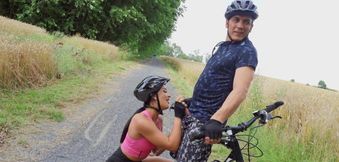 Bike Rush Turns into Steamy Encounter with Zuzu Cute's Mountainous Assets!