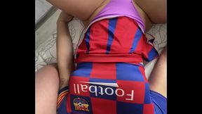 Cheerleader with big ass deepthroats two cocks in threesome