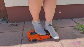Sneaker-Girl Akira - Lambo Toy Car Crush