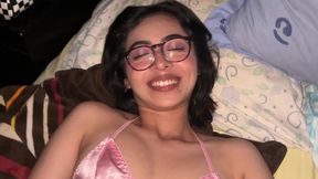 Hermosa colegiala gets fucked by her missionary pozision anal