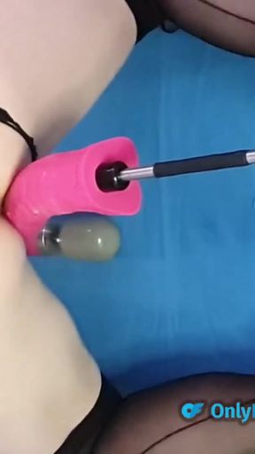 Fabulous fucking machine fun with British MILF Lisa Essex   Clip 3