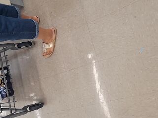 Morning Shopper Older Chick Brown Feet