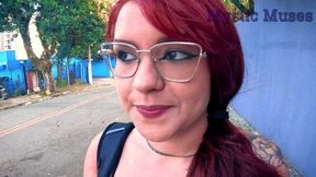 abordei uma ruiva no meio da rua, ofereci dinheiro e ela fez um video gostoso e safado comigo