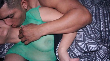 Despierto su deseo sexual de mi pequeña hermanastra para follarla bien rico
