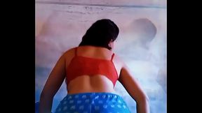 Novinha rebolando