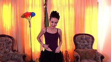 Amai Liv & Kandy Kummings Self-Shot Webcam Strip Tease