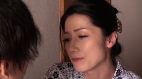Hot Japanese MILF gets horny in hot spring