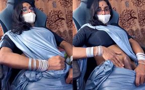 Crossdresser Jerk off in Saree