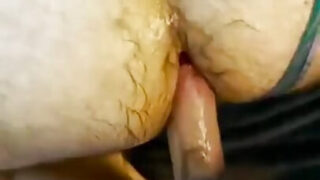 Amatorski gejowski miś dostaje ostrego, hardkorowego ruchania w dupę wielkim kutasem w POV