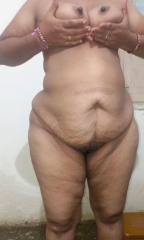 Fucking her pussy with cucumber