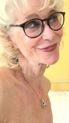AuntJudysXXX - Skinny Mature GILF Dee Lite Seduces the Photographer