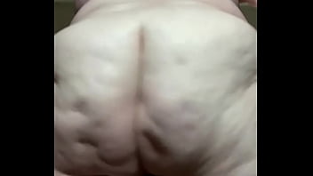 AriesBBW shakes it all