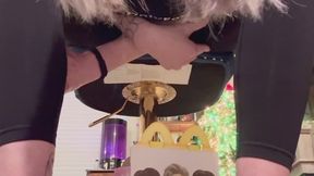 Snack-Sized: 6’7 Giantess Vs. Tiny Meal