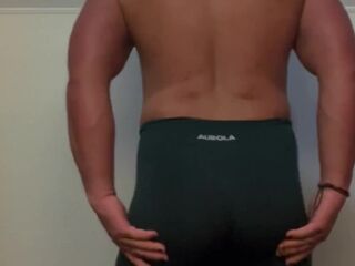 Big Gym Bro Strips Off Leggings Showing Fat Gym Ass