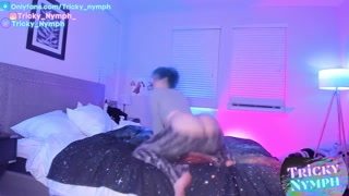 Hipster Slut Shakes Her Butt