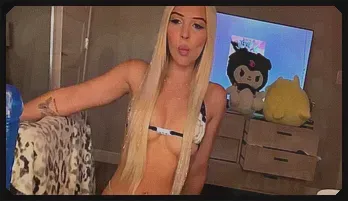 Blonde Barbie Shakes Booty in Bikini