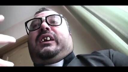 Stepaunt gefickt waehrend sie an meinem Schreibtisch festsi (30)