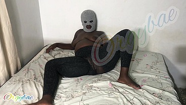Eat my pussy . Dick too huge for my pussy