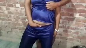 Hot Indian Village bangali Bhabhi Ko khara karke Chudai Keya Debhar