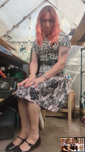 Play with Auntie Fiona&#039;s Slit