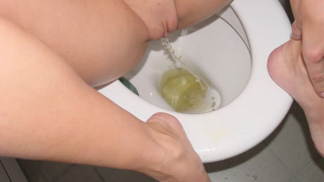 Spontaneous in the toilette