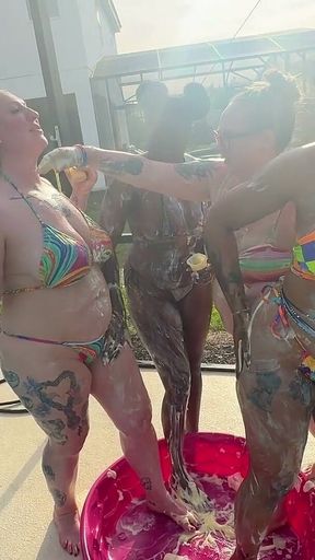 Creamy Custard Playtime: Savanna, Giana, Bleu & Livie Get Messy