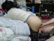 Le rompo el culo por no acomodar su cuarto