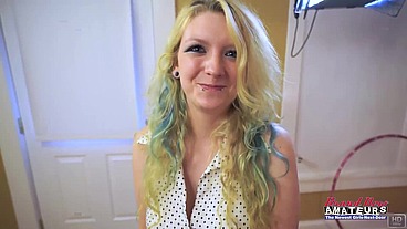 Blonde Hottie Chelsie R Rubs Her Pussy While She Sucks A Hard Cock!