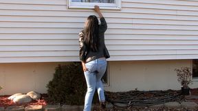Soaking Those Jeans (2K upscaled) - Melanie