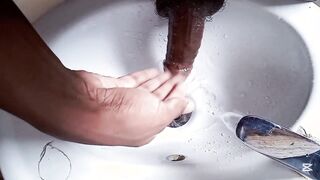 KING TEMBAS ULTRA-KINKY PULL OUT FUELS UNSTOPPABLE SHEER PLEASURE