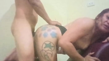 E N C U E N T R O S lo sacan de su casa y viene a mi para darme una interracial cogida