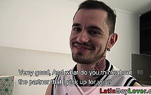 Tatted hottie lured a big cocked amateur latin into his ass
