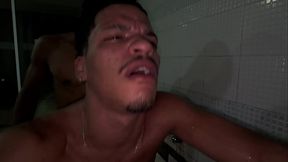 Neg&atilde_o macetou o novinho do rab&atilde_o com seus 25 cm de pau.