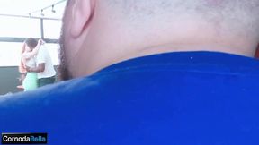 corno apresenta preto pauzudo para foder com sua esposa safada