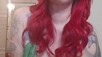 #naturaltits #bigtits #bigboobs #redhead #redhair #tattoos #tattooed #inkedgirls #gothgirl #cute