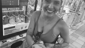 MI CITA DE TINDER TERMINA CON SUS DEDOS EN MI GRAN CULO