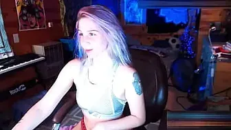 Seductive Catgirl Nymph Lolly Small Delivers Teasing BJ Fantasy