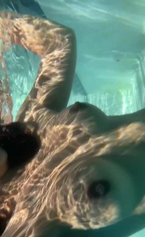 Sex with thick dildo in wet trans woman's pussy