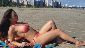 big macky encontra amanda borges na praia, ela levou um cano, mas nao perde tempo e vai pra casa do daddy roludo
