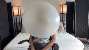 First time blowing 70 pcs of gum