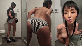 wednesday’s warm-up: striptease in the bathroom