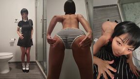 wednesday’s warm-up: striptease in the bathroom
