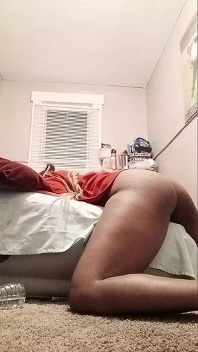 Watch me hump the side of my bed 💕