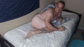 DubeSnackes, midnight masturbating before bedtime.