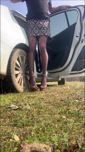 The taxi driver fucked me in a public place
