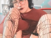 IllySquish femboy masturbates in front of the camera