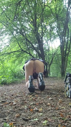 A Slut in a Grove (june 29, 2025) Looking for Cocks. French Transvestite Exhibition Vanessabitchx
